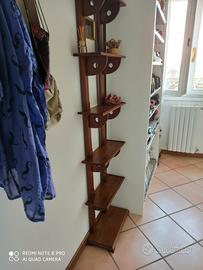 Scaffale in legno