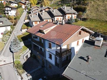 Villa di 552 m² con più di 5 locali e box auto dop