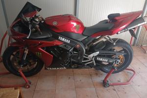 Yamaha r1