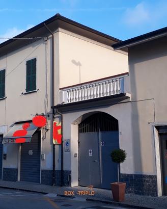 Palazzo 16 camere, box posizione strategica