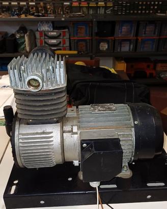 COMPRESSORE MONOBLOCCO TRIFASE 220/380 -