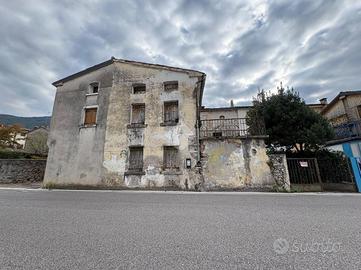 RUSTICO A SEGUSINO
