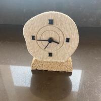 Orologio da appoggio in pietra