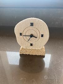 Orologio da appoggio in pietra