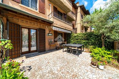VILLA A SCHIERA A MODENA