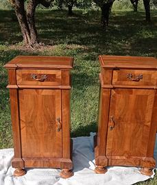 coppia comodini in noce