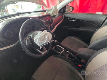 fiat tipo 2016 sinistrata 