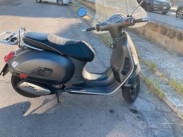 Piaggio Vespa 300