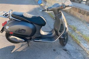 Piaggio Vespa 300