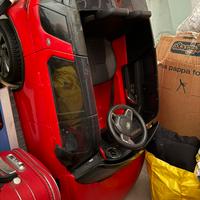 Macchina telecomandata e pedali  con musica