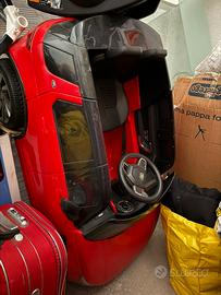 Macchina telecomandata e pedali  con musica