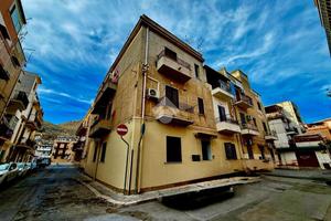 3 LOCALI A PALERMO