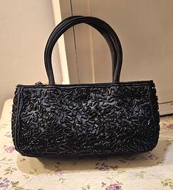 Borsetta i raso con perline elegante 