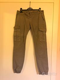 Pantaloni gaudi cargo color verde