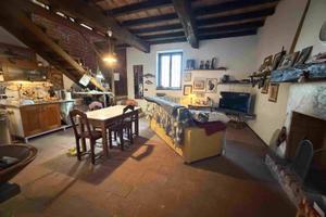 Porzione di abitazione disposta su due livelli