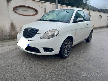 Lancia Ypsilon 1.4 benzina GPL