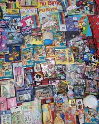 Lotto 100 pezzi giocattoli - libri da colorare -