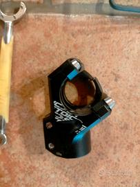 attacco manubrio on off mondraker 10mm 