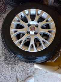 cerchi e gomme per punto