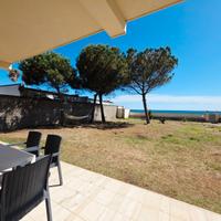 Villa sul mare "i delfini" piano terra