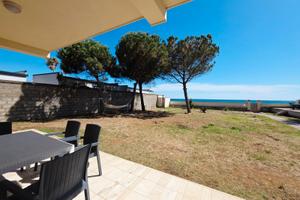 Villa sul mare "i delfini" piano terra