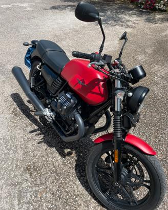 Moto guzzi v7 stone