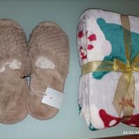 Pantofole donna c/pellicciotto +plaid gnomi NUOVI