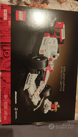 Nuovo LEGO Icons McLaren MP4/4 e Ayrton Senna