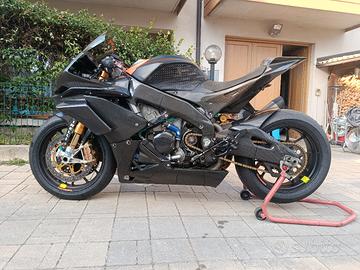 Aprilia rsv4 factory aprc