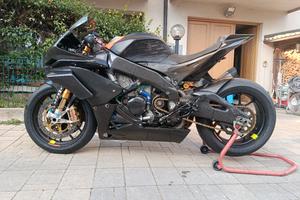 Aprilia rsv4 factory aprc