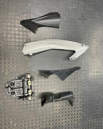 Plastiche varie Yamaha R6