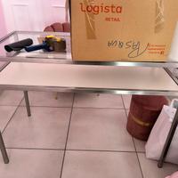 Mobile acciaio e vetro