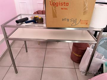 Mobile acciaio e vetro