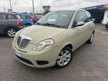 Lancia Ypsilon 1.3 MJT 75 CV Oro Plus