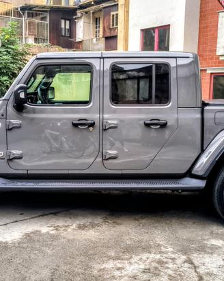 JEEP Gladiator OVERLAND solo 5 Mila km  