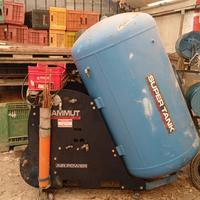 Compressore dell'aria + aste abbacchiatori