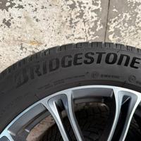 4 gomme invernali Bridgestone con cerchi in lega
