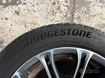 4 gomme invernali Bridgestone con cerchi in lega