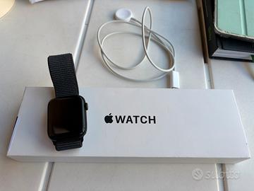 Apple Watch SE (2ª generazione) GPS 44 mm