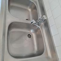 Lavello doppio con mobiletto e rubinetteri