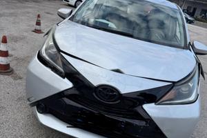 Aygo del 2017 incidentata marciante