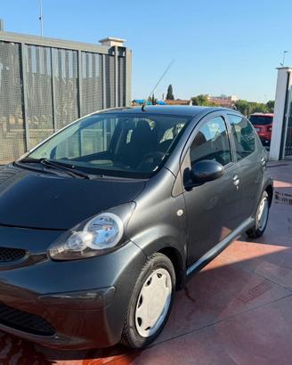 Toyota Aygo 1.0 12V VVT-i 5 porte Sol