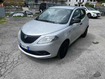 Lancia Ypsilon 1.0 FireFly 5 porte S&S Hybrid Ecoc