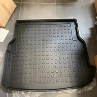 A2068140100 Vasca per il bagagliaio - modello Merc