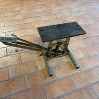 Cavalletto moto centrale