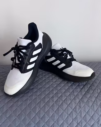  scarpe da ginnastica 