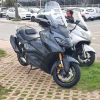 Yamaha Tmax 560