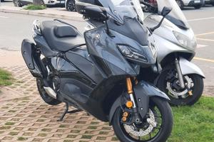 Yamaha Tmax 560