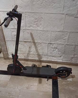 MONOPATTINO XIAOMI ELECTRIC SCOOTER 4 OMOLOGATO 