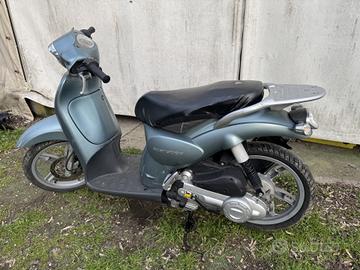 Aprilia Scarabeo 100 2011